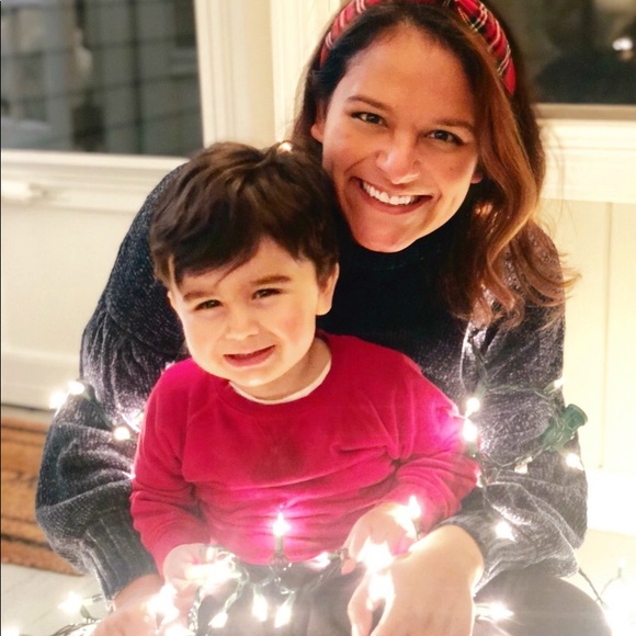 Meet Your Posher, Cassandra - Picture 2 of 3